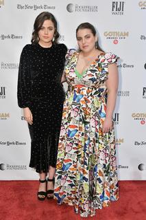 Molly Gordon feet photo thumbnail