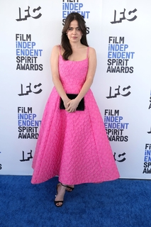 Molly Gordon feet photo thumbnail