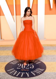 Molly Gordon feet photo 2