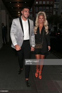 Molly-Mae Hague feet photo thumbnail