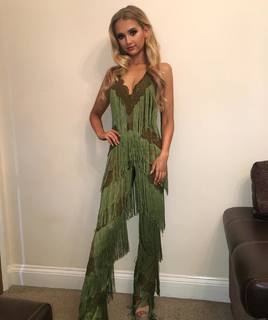 Molly-Mae Hague feet photo thumbnail