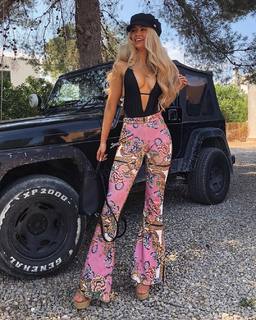 Molly-Mae Hague feet photo thumbnail