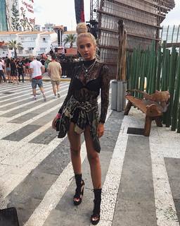 Molly-Mae Hague feet photo thumbnail