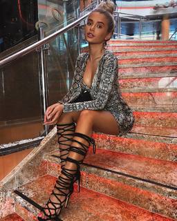 Molly-Mae Hague feet photo thumbnail