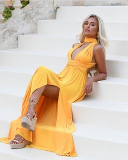 Molly-Mae Hague feet photo thumbnail