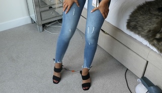 Molly-Mae Hague feet photo thumbnail