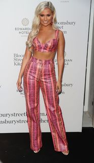 Molly-Mae Hague feet photo thumbnail