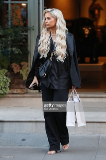 Molly-Mae Hague feet photo thumbnail