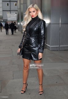 Molly-Mae Hague feet photo thumbnail