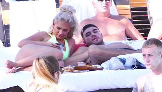 Molly-Mae Hague feet photo thumbnail