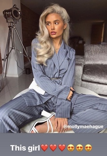 Molly-Mae Hague feet photo thumbnail