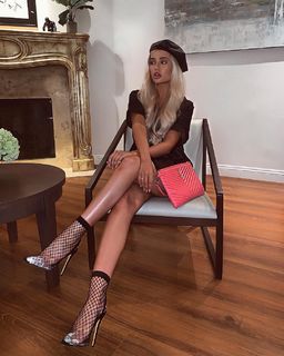 Molly-Mae Hague feet photo thumbnail