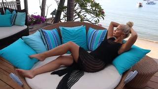 Molly-Mae Hague feet photo thumbnail