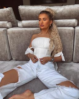 Molly-Mae Hague feet photo thumbnail