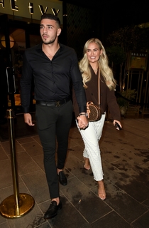 Molly-Mae Hague feet photo thumbnail