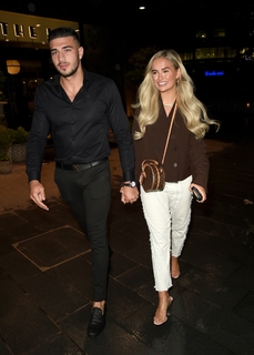 Molly-Mae Hague feet photo thumbnail