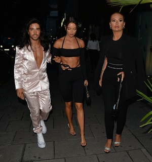 Molly-Mae Hague feet photo thumbnail