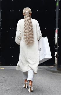 Molly-Mae Hague feet photo thumbnail