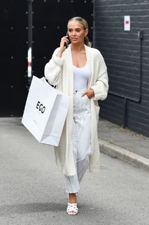 Molly-Mae Hague feet photo thumbnail