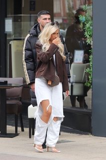 Molly-Mae Hague feet photo thumbnail