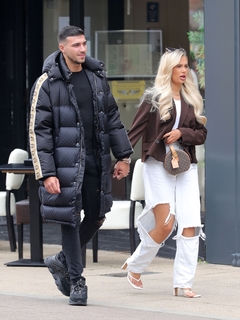 Molly-Mae Hague feet photo thumbnail