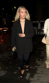 Molly-Mae Hague feet photo thumbnail