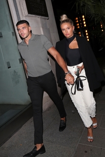 Molly-Mae Hague feet photo thumbnail