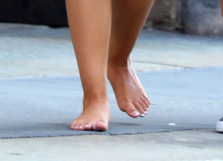 Molly-Mae Hague feet photo thumbnail