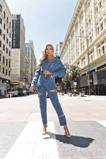 Molly-Mae Hague feet photo thumbnail