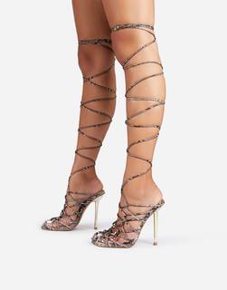 Molly-Mae Hague feet photo thumbnail