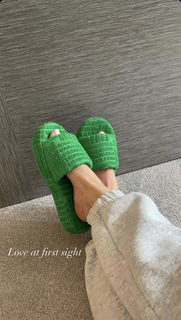 Molly-Mae Hague feet photo thumbnail