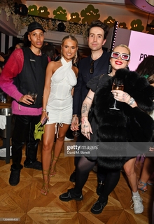 Molly-Mae Hague feet photo thumbnail