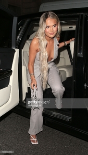 Molly-Mae Hague feet photo thumbnail