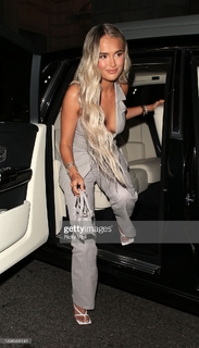 Molly-Mae Hague feet photo thumbnail