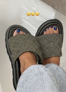 Molly-Mae Hague feet photo thumbnail