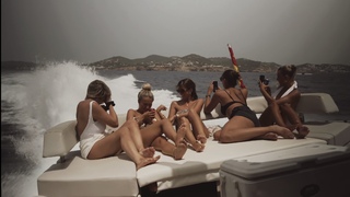 Molly-Mae Hague feet photo thumbnail