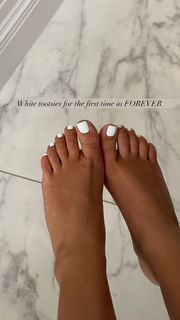 Molly-Mae Hague feet photo thumbnail