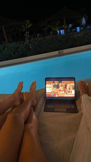 Molly-Mae Hague feet photo thumbnail