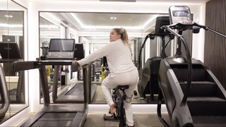 Molly-Mae Hague feet photo thumbnail