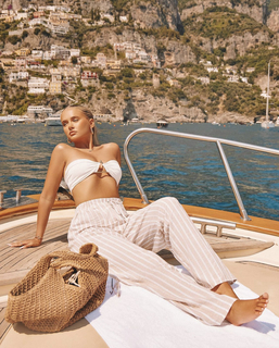 Molly-Mae Hague feet photo thumbnail