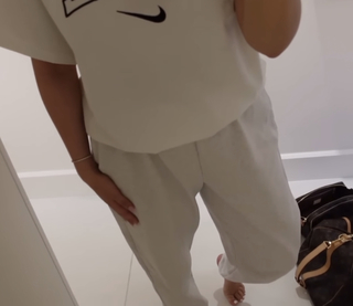 Molly-Mae Hague feet photo thumbnail