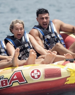 Molly-Mae Hague feet photo thumbnail