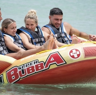 Molly-Mae Hague feet photo thumbnail