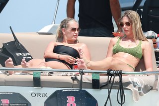 Molly-Mae Hague feet photo thumbnail