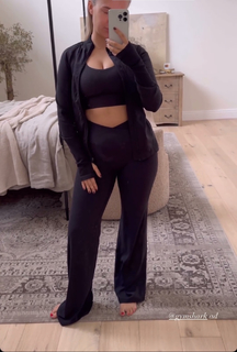 Molly-Mae Hague feet photo thumbnail