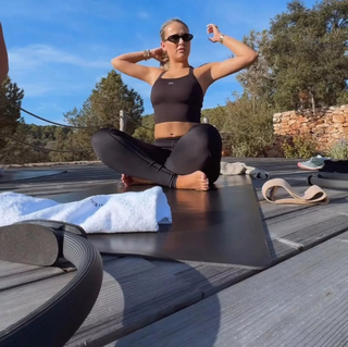 Molly-Mae Hague feet photo thumbnail