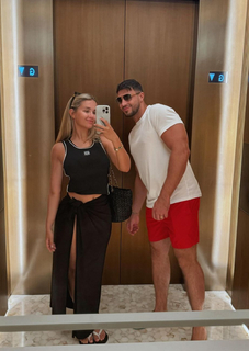 Molly-Mae Hague feet photo thumbnail