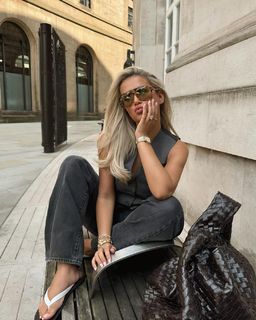 Molly-Mae Hague feet photo thumbnail