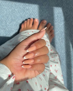 Molly-Mae Hague feet photo thumbnail