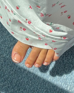 Molly-Mae Hague feet photo thumbnail